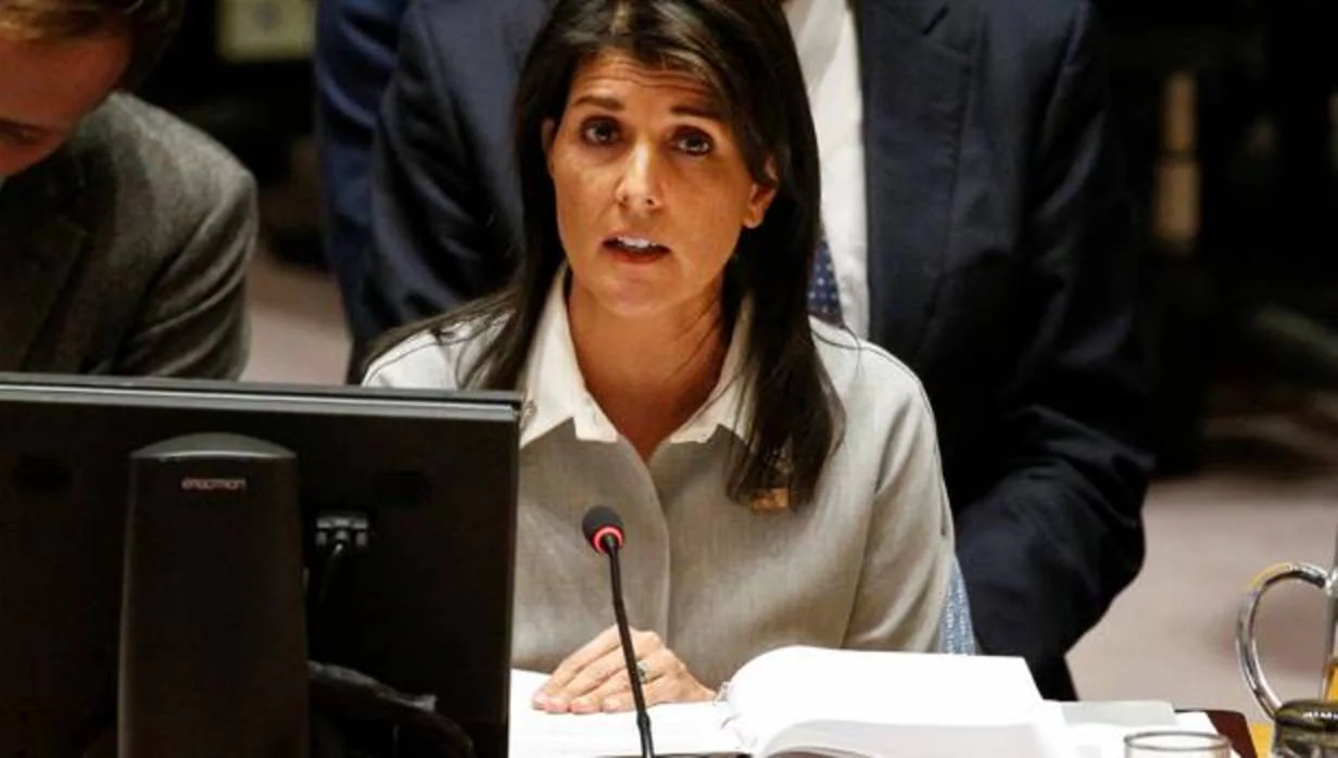 La embajadora de EE.UU. en la ONU, Nikki Haley, durante la reunión extraordinaria del Consejo de Seguridad
