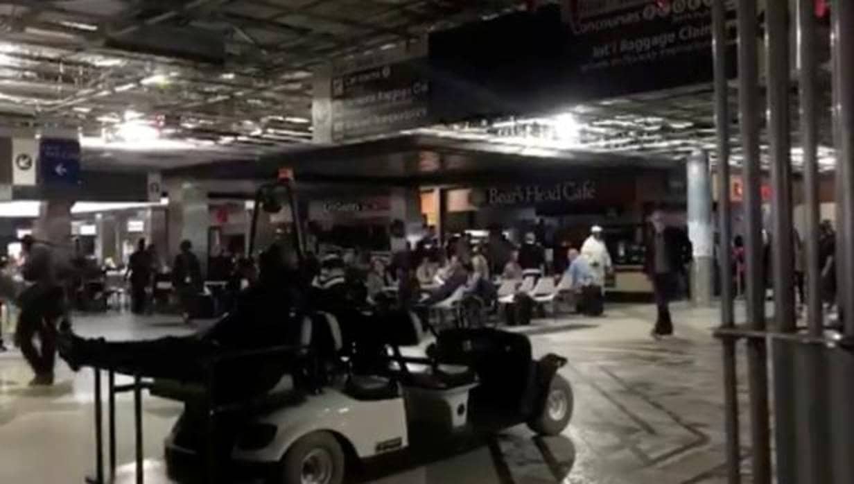 Caos y miles de vuelos cancelados por un apagón en el aeropuerto de Atlanta, el más transitado del mundo