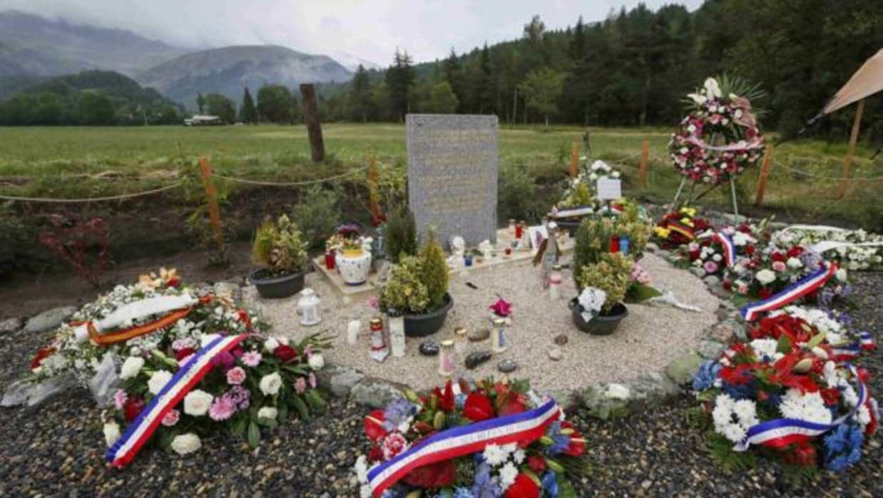 El memorial levantado en homenaje a las víctimas de la tragedia del avión de Germanwings