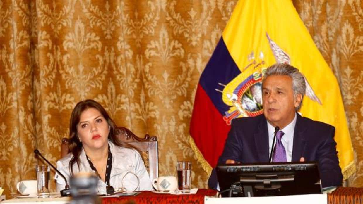 El presidente ecuatoriano, Lenin Moreno, y la vicepresidenta María Alejandra Vicuña, este miércoles durante una reunión en el Palacio de Gobierno