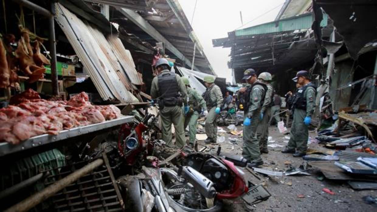 Al menos tres muertos al estallar una bomba en un mercado en el sur de Tailandia