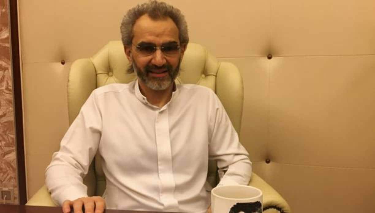 Bin Talal, en la suite del Ritz de Riad donde estuvo preso, tras alcanzar un acuerdo para ser liberado
