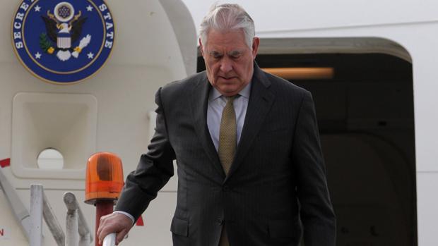 Tillerson busca acorralar a Maduro en su primera gira por América