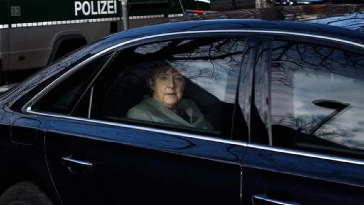 Angela Merkel, a su llegada a la sede del SPD para reunión con los socialdemócratas