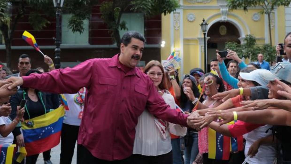 Maduro y su esposa Cilia, en un acto de gobierno el pasado 25 de enero. Fotografía cedida Miraflores