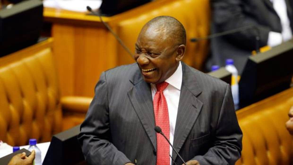 El vicepresidente sudafricano, Cyril Ramaphosa, asiste a una sesión extraordinaria del Parlamento sudafricano para elegir al sucesos de Jacob Zuma en Ciudad del Cabo