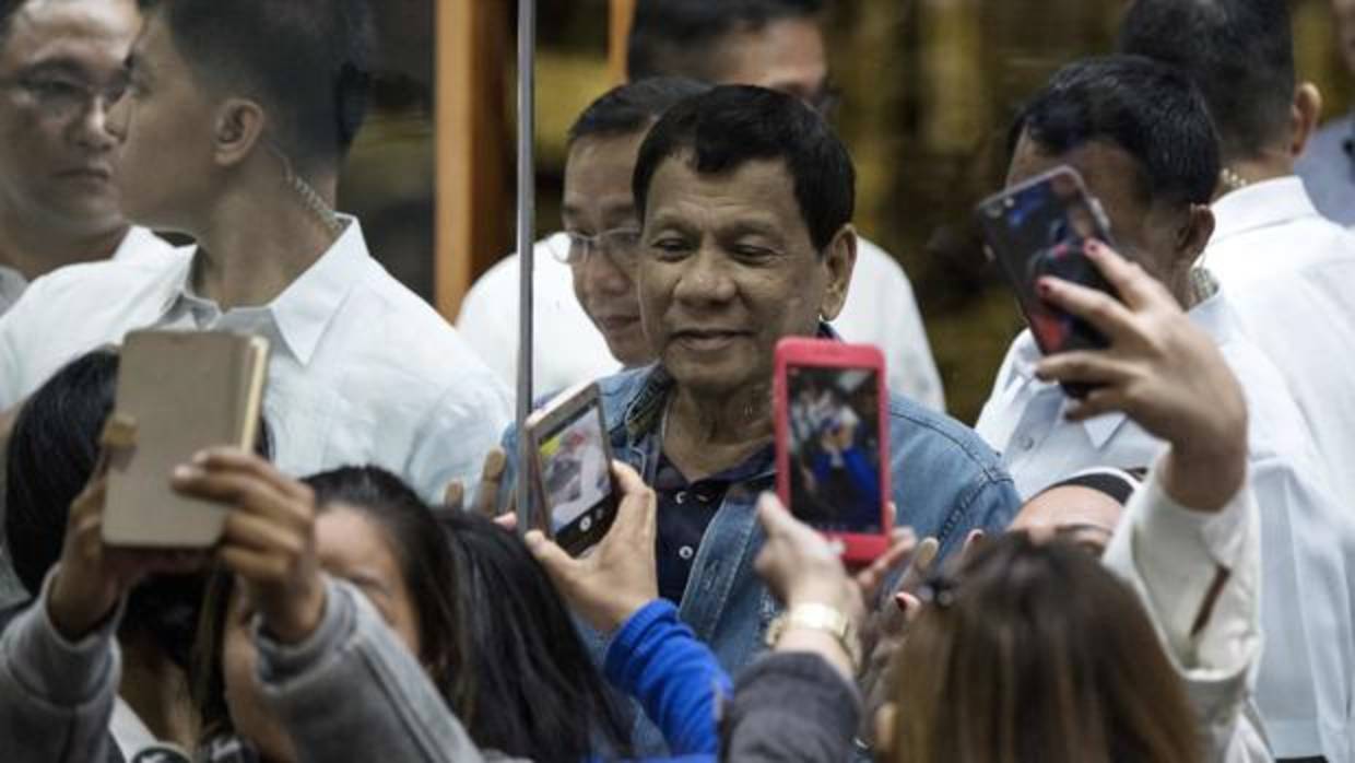 Duterte recomienda a los filipinos que no usen el condón porque no da placer