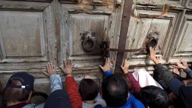 El Santo Sepulcro reabre este miércoles tras dar un paso atrás las autoridades de Israel