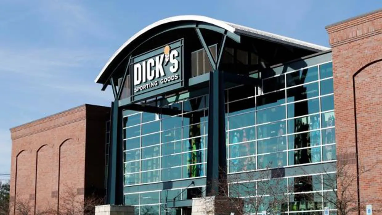 Exterior de la tienda Dick's Sporting Goods