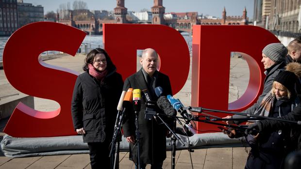 Los militantes del SPD dicen «sí» a una Gran Coalición con Angela Merkel