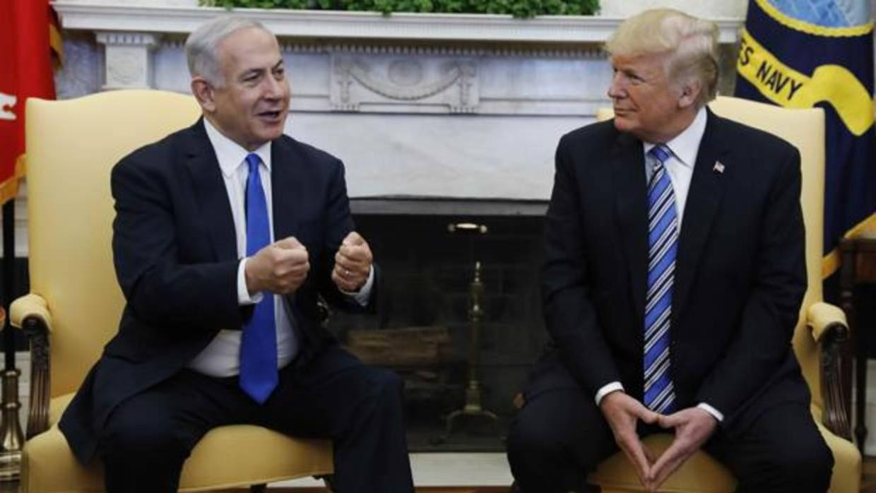 Donald Trump recibe a Benjamin Netanyahu en el Despacho Oval de la Casa Blanca
