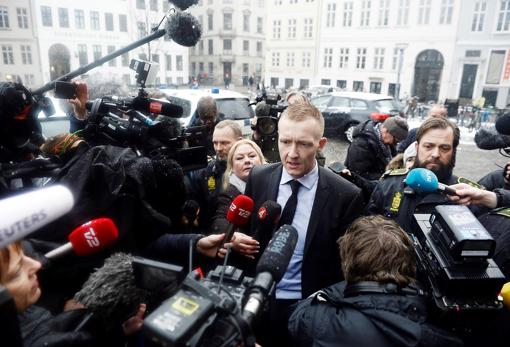 El abogado de la acusación, Jakob Buch-Jepsen, llega al juzgado en Copenhague