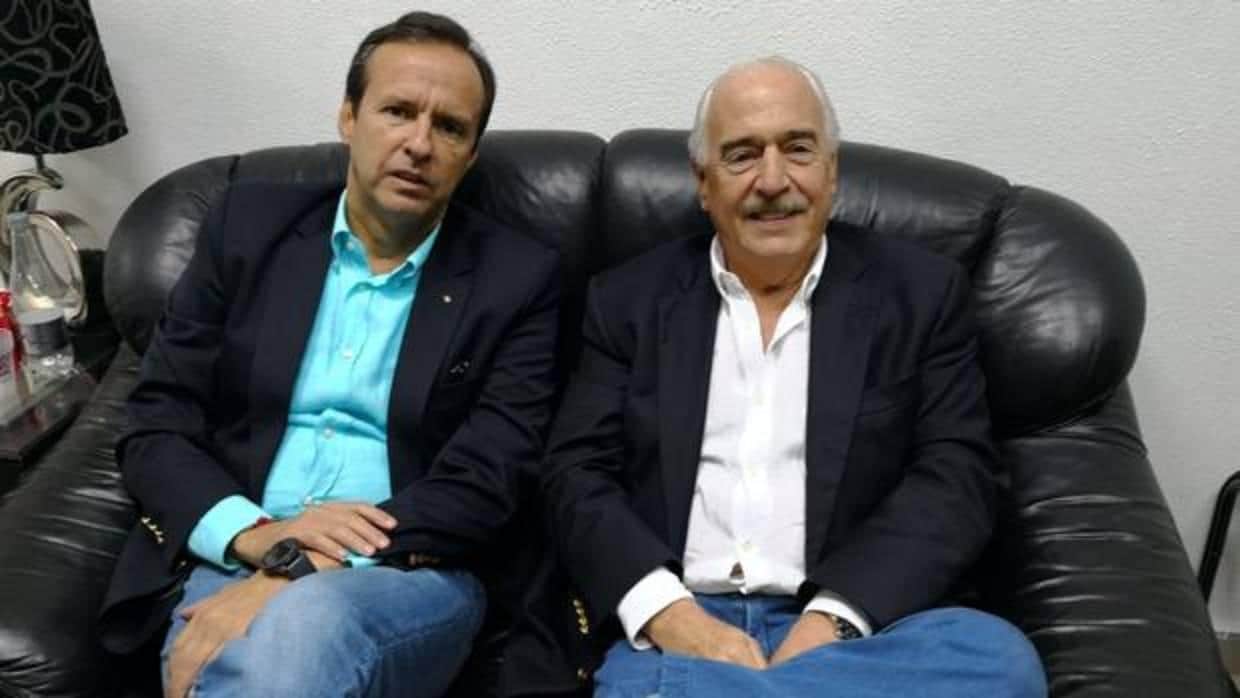 Andrés Pastrana (derecha), junto con Jorge Quiroga durante su retención en La Habana