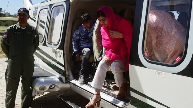 Malala vuelve a su pueblo seis años después del ataque de los talibanes: «Nunca me he sentido más feliz»
