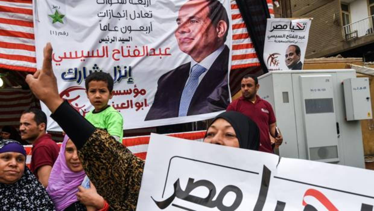 Los egipcios se dirigen a las urnas en una votación de tres días para elegir entre el titular Abdel Fattah al-Sisi y el poco conocido candidato Moussa Mostafa Moussa