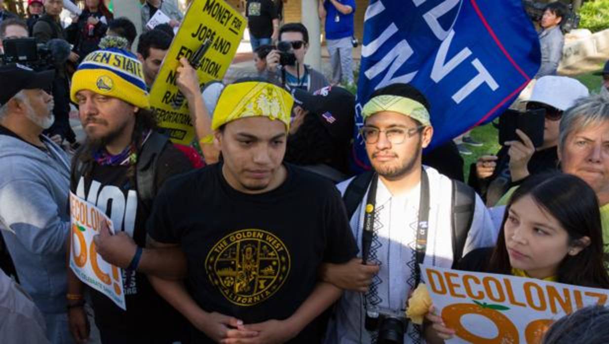 Inmigrantes protestan por sus derechos en Los Ángeles