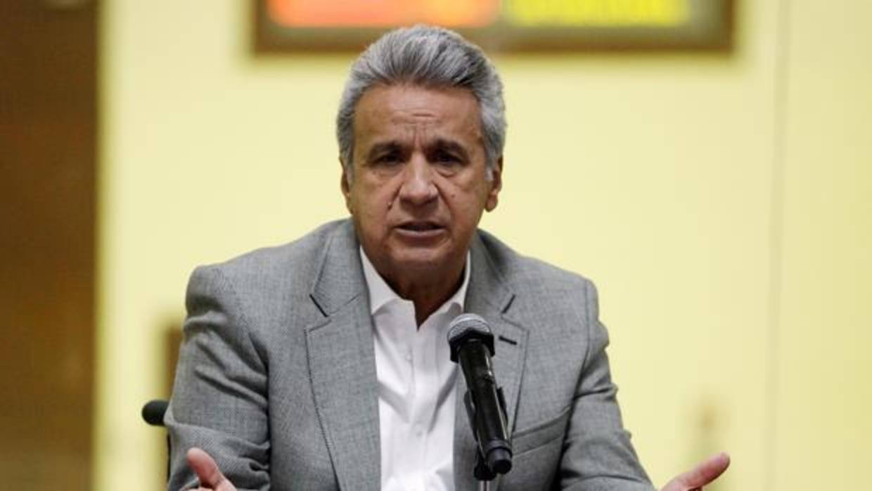 El presidente de Ecuador, Lenin Moreno, da una conferencia de prensa