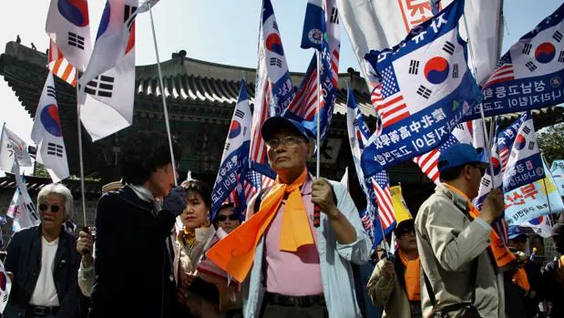 Protestas contra la cumbre entre Kim Jong-un y Moon Jae-in