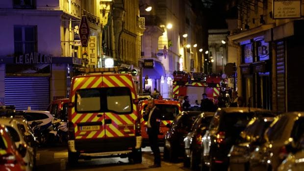 Un muerto y cuatro heridos tras el ataque de un asaltante con un cuchillo en París