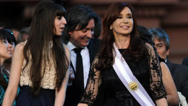 Cristina Kirchner y sus hijos, de nuevo procesados y embargados