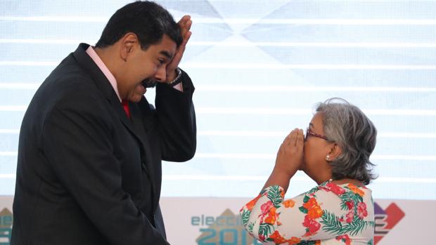 La oposición apela al ejército para sacar a Maduro del poder