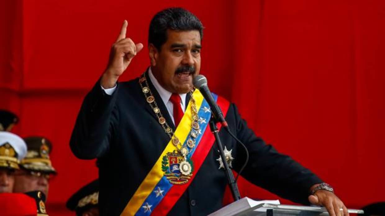 El presidente Nicolás Maduro dirige un acto de la Fuerza Armada Nacional Bolivariana