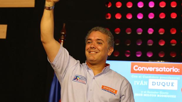 El uribista Iván Duque y el izquierdista Gustavo Petro se disputarán la Presidencia de Colombia