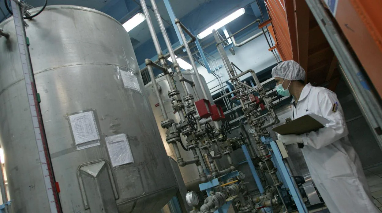 Irán anuncia que aumentará la producción de uranio y que añadirá centrifugadoras