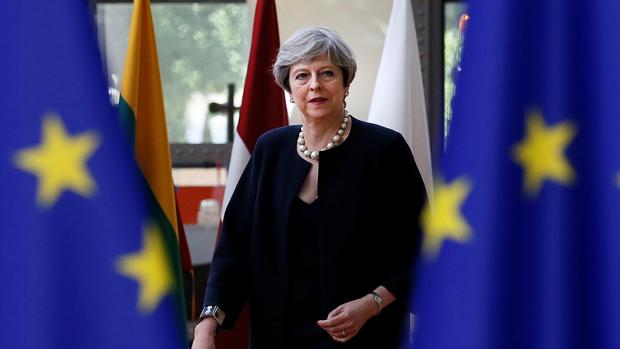 May vuelve a salvar otra rebelión interna por el Brexit