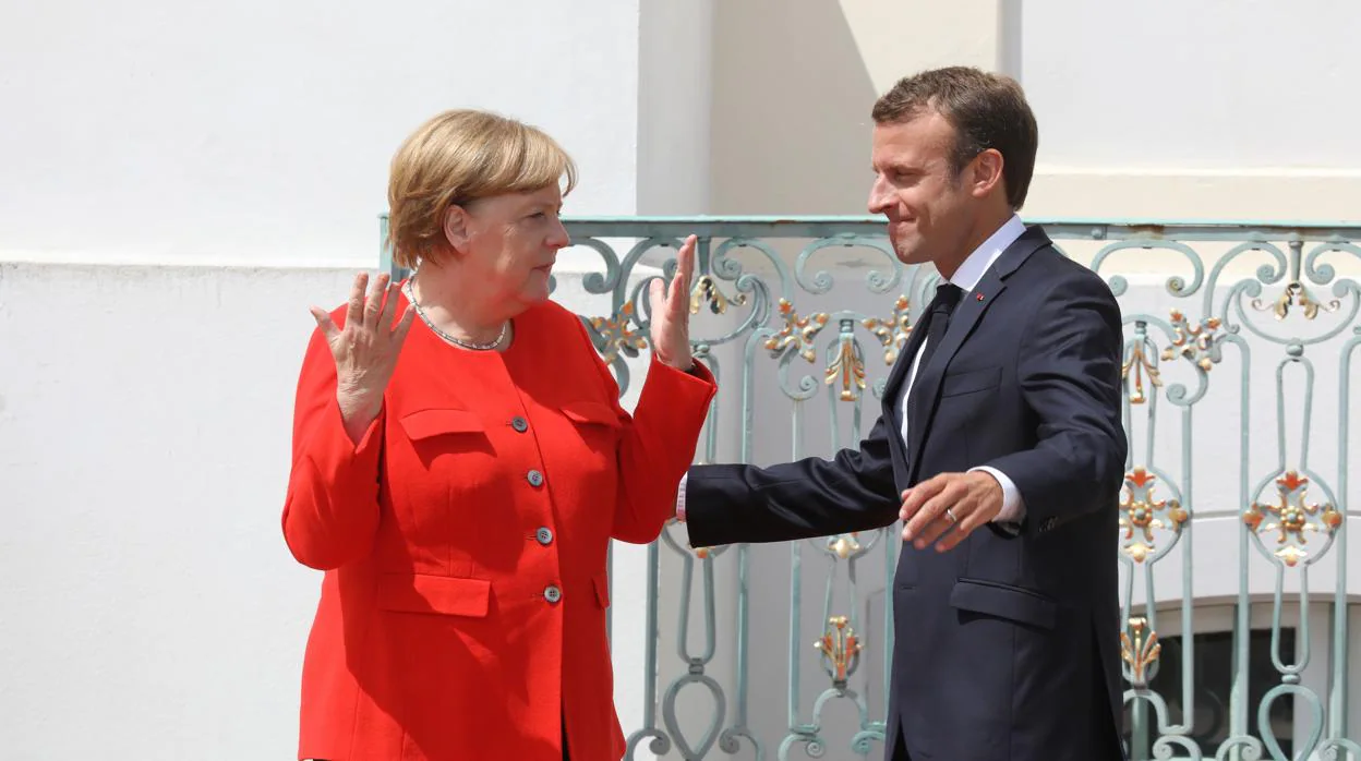 Merkel recibe a Macron en el Palacio de Meseberg
