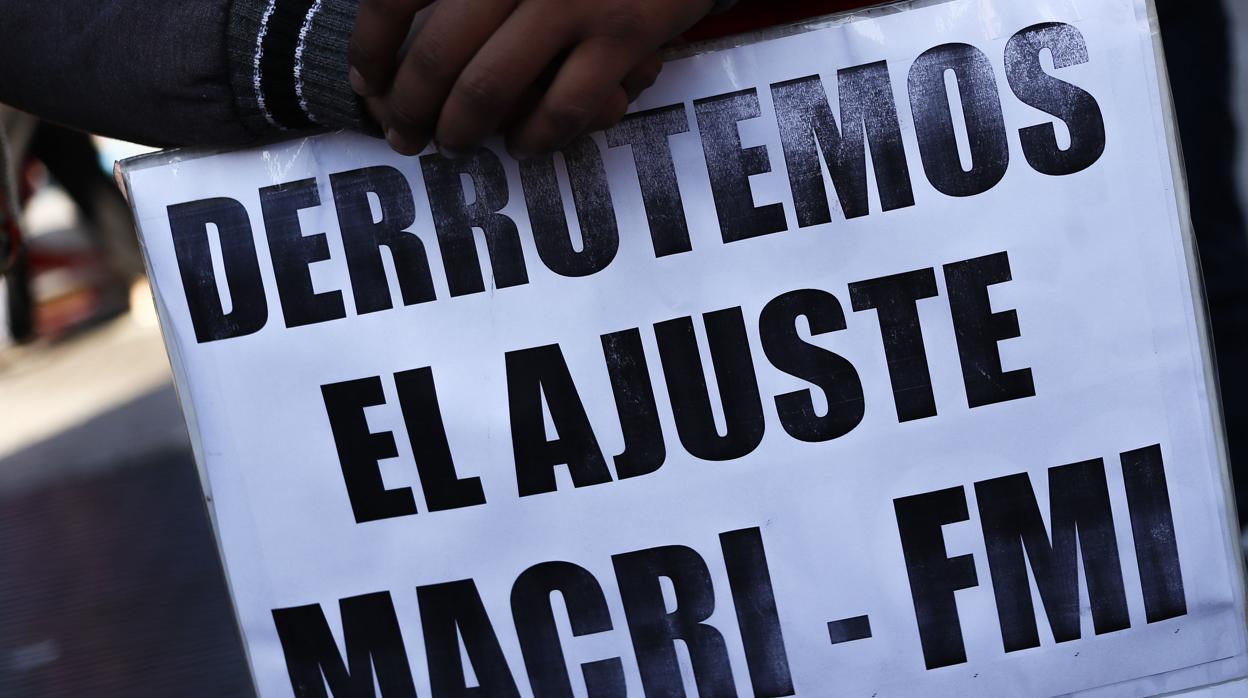 Los sindicatos paralizan el país en su tercera huelga contra Macri