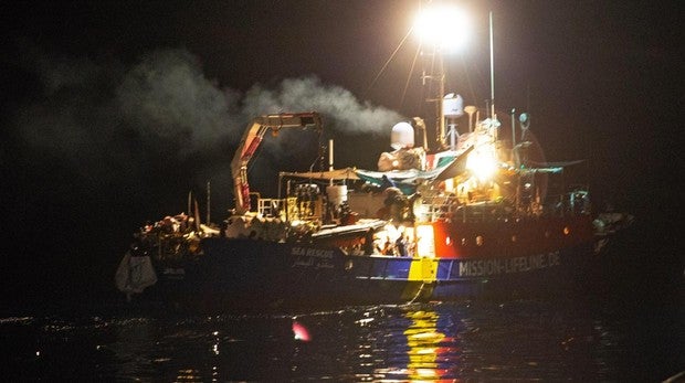 Los refugiados del Lifeline llegan a Malta para ser repartidos en ocho países