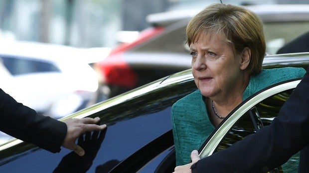 Merkel no logra un acuerdo de mínimos en inmigración que calme a sus socios bávaros