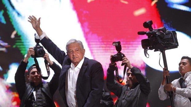 «Primero los pobres»: López Obrador celebra su victoria en Ciudad de México