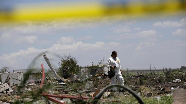 Al menos 24 muertos en la explosión de un mercado de pirotecnia en México