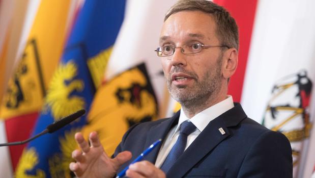 Austria propone que no se pueda pedir asilo en territorio de la UE