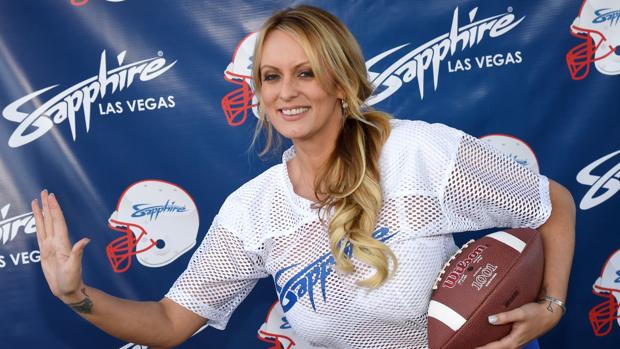 Desestiman los cargos contra la actriz porno Stormy Daniels, arrestada en un club de striptease