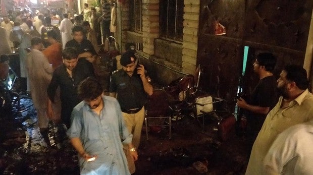 Suben a 149 los muertos en el atentado contra un mitin electoral en Pakistán