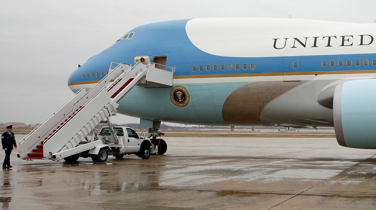 Trump anuncia que el nuevo Air Force One llevará los colores de la bandera de Estados Unidos