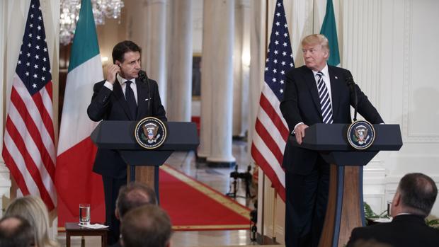 Trump alaba la «muy firme» política migratoria de Italia