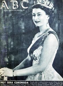 Isabel II fue coronada el 2 de junio de 1953 a pesar de haber accedido al trono el 6 de febrero de 1952, en el mismo momento de la muerte de su padre. ABC lo llevó a su portada.