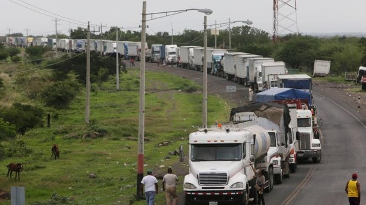 Corte del tráfico de mercancías, cerca de Managua, en el mes de junio