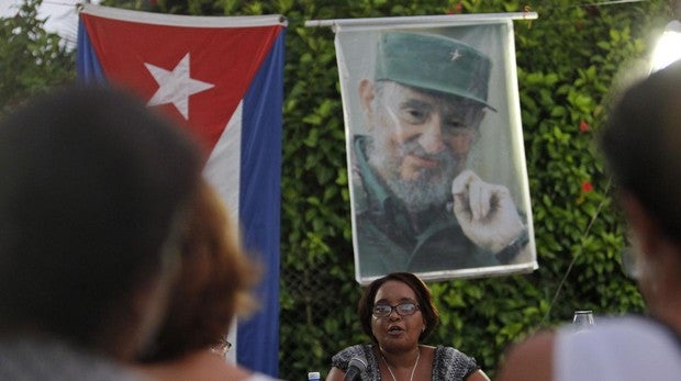 Comienza el paripé del debate público para la revisión de la Constitución en Cuba