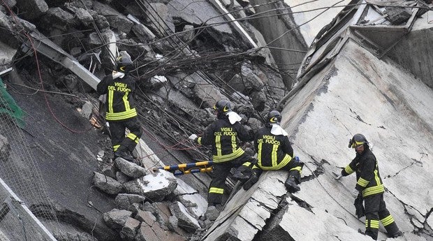 Al menos 11 muertos en el derrumbe de un viaducto de Génova