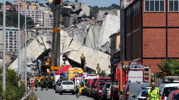 El Gobierno italiano culpa de la tragedia a la UE y a la concesionaria