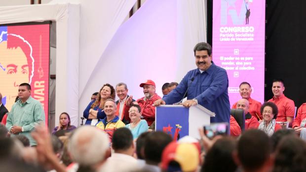 Maduro sube 35 veces el valor del salario mínimo en Venezuela