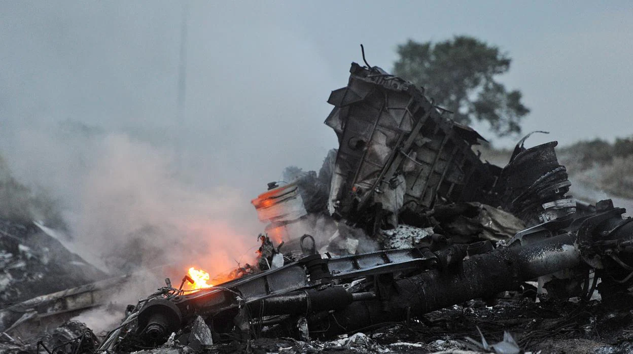 Restos del avión de Malaysia Airlines que se estrelló en 2014