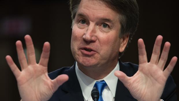 «Kavanaugh trató de atacarme y quitarme la ropa», asegura la mujer que le acusa de abusos sexuales