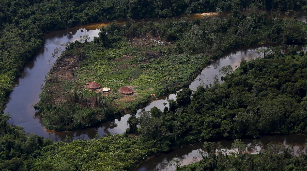 Imagen de archivo de una aldea yanomami en el estado amazónico de Roraima