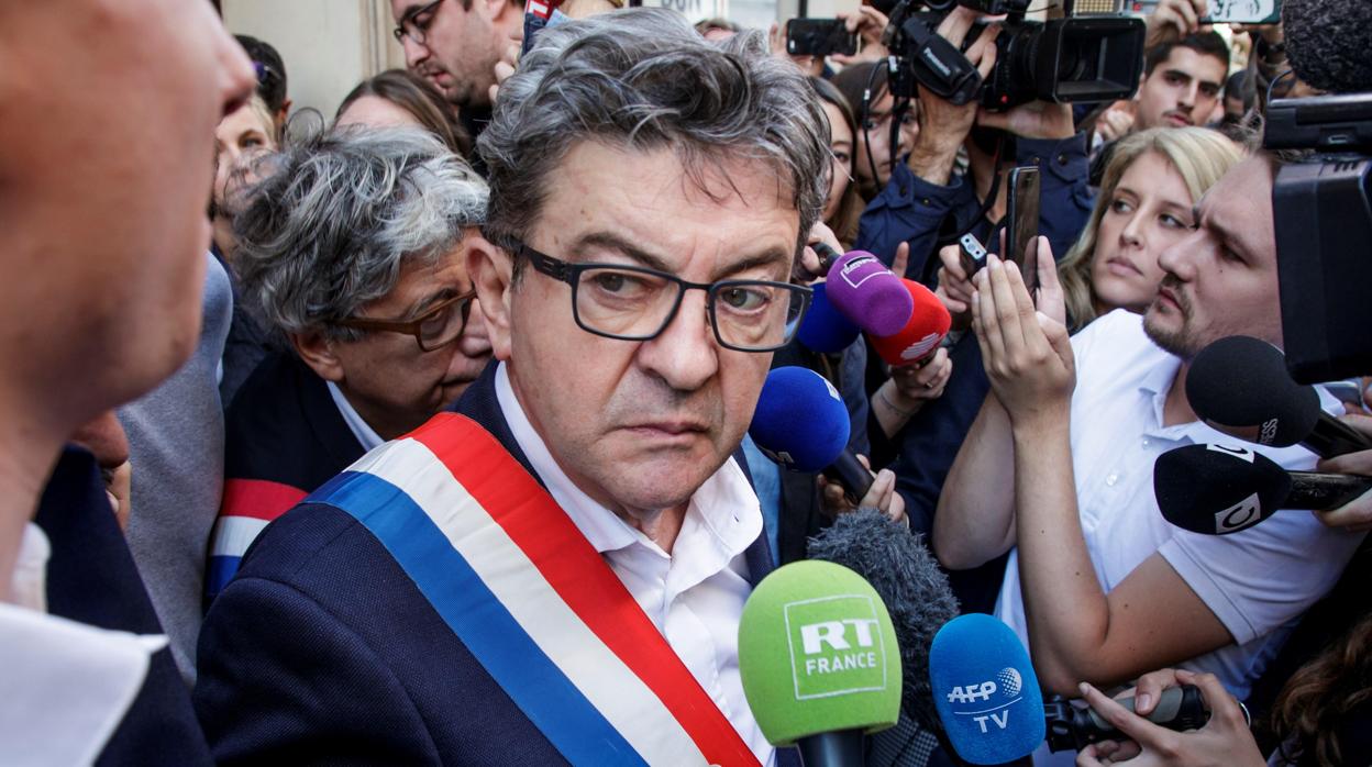 El líder de Francia Insumisa, Jean-Luc Mélenchon, se burló de una periodista por su acento